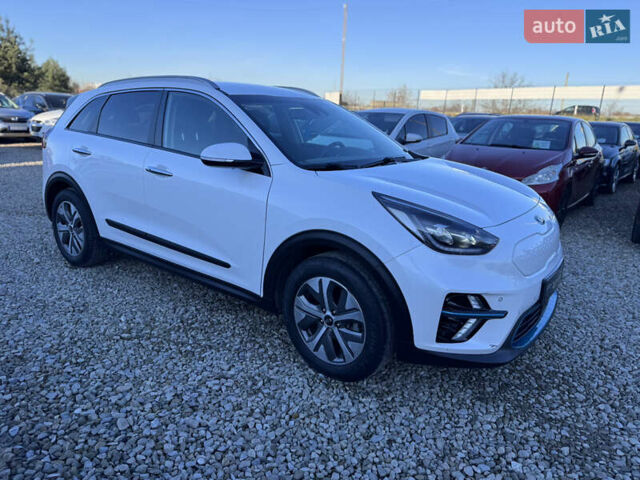 Белый Киа Niro, объемом двигателя 0 л и пробегом 210 тыс. км за 15900 $, фото 19 на Automoto.ua