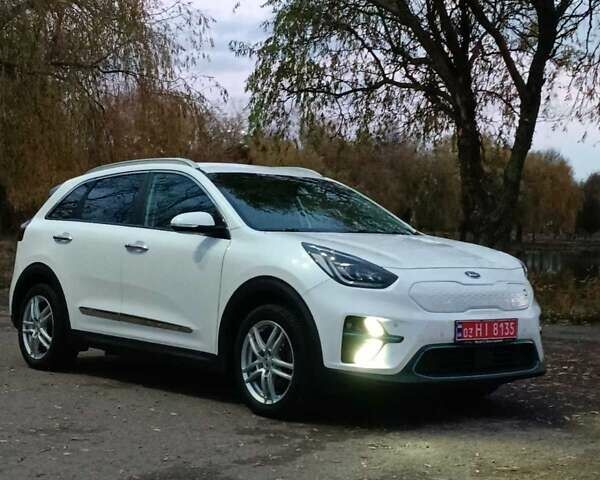 Білий Кіа Niro, об'ємом двигуна 0 л та пробігом 210 тис. км за 17600 $, фото 14 на Automoto.ua