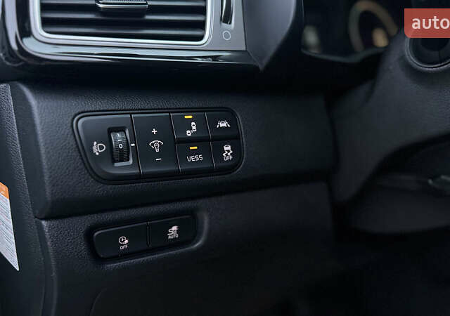 Білий Кіа Niro, об'ємом двигуна 0 л та пробігом 124 тис. км за 16999 $, фото 29 на Automoto.ua