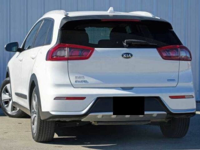 Белый Киа Niro, объемом двигателя 1.6 л и пробегом 50 тыс. км за 9000 $, фото 6 на Automoto.ua