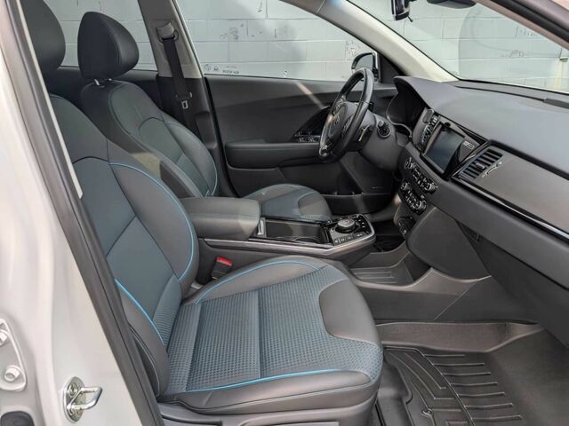 Белый Киа Niro, объемом двигателя 0 л и пробегом 39 тыс. км за 8700 $, фото 12 на Automoto.ua