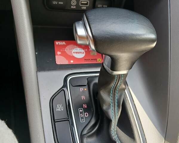 Белый Киа Niro, объемом двигателя 1.58 л и пробегом 93 тыс. км за 17900 $, фото 14 на Automoto.ua