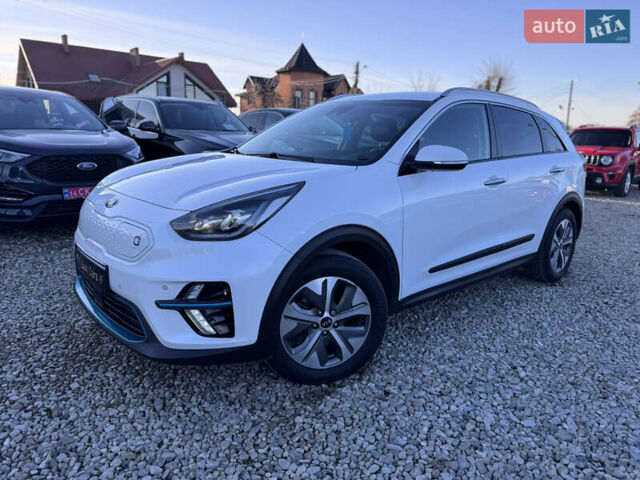 Белый Киа Niro, объемом двигателя 0 л и пробегом 210 тыс. км за 15900 $, фото 3 на Automoto.ua