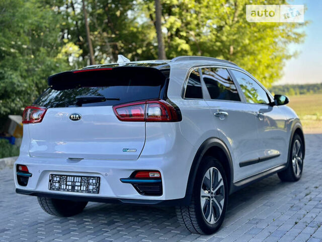 Белый Киа Niro, объемом двигателя 0 л и пробегом 155 тыс. км за 19000 $, фото 10 на Automoto.ua