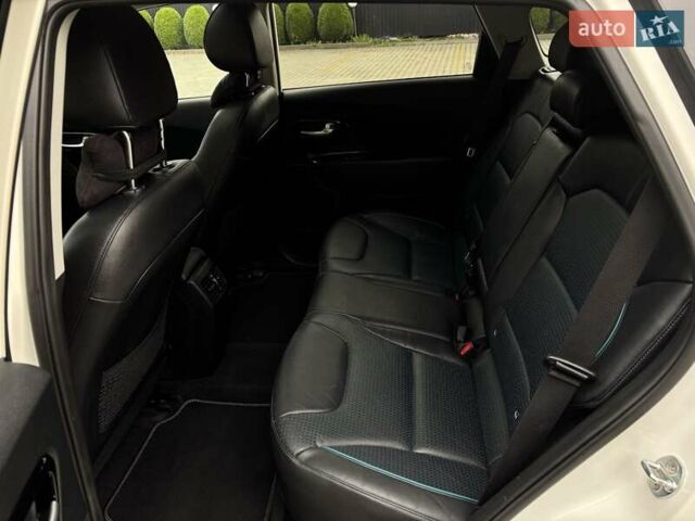 Белый Киа Niro, объемом двигателя 0 л и пробегом 100 тыс. км за 18999 $, фото 58 на Automoto.ua