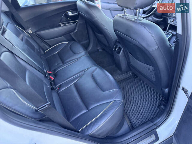 Белый Киа Niro, объемом двигателя 0 л и пробегом 210 тыс. км за 15900 $, фото 48 на Automoto.ua