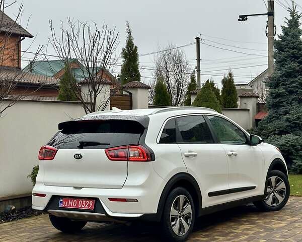 Белый Киа Niro, объемом двигателя 1.6 л и пробегом 213 тыс. км за 16500 $, фото 20 на Automoto.ua
