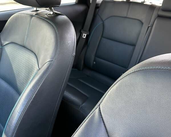 Білий Кіа Niro, об'ємом двигуна 0 л та пробігом 157 тис. км за 16900 $, фото 28 на Automoto.ua