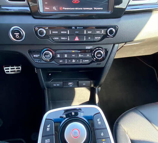 Белый Киа Niro, объемом двигателя 0 л и пробегом 70 тыс. км за 18850 $, фото 15 на Automoto.ua
