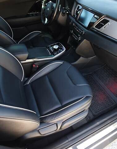 Білий Кіа Niro, об'ємом двигуна 0 л та пробігом 199 тис. км за 20000 $, фото 36 на Automoto.ua