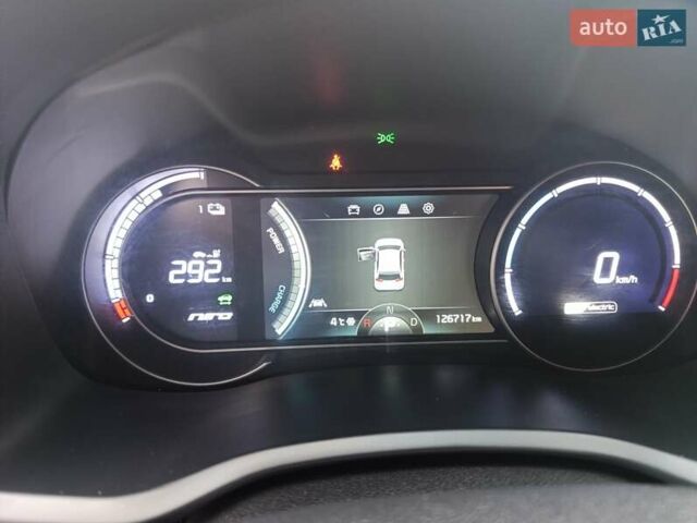 Белый Киа Niro, объемом двигателя 0 л и пробегом 127 тыс. км за 17400 $, фото 6 на Automoto.ua