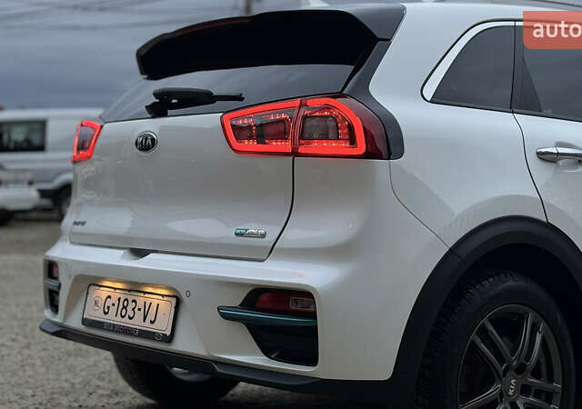 Білий Кіа Niro, об'ємом двигуна 0 л та пробігом 124 тис. км за 16999 $, фото 3 на Automoto.ua