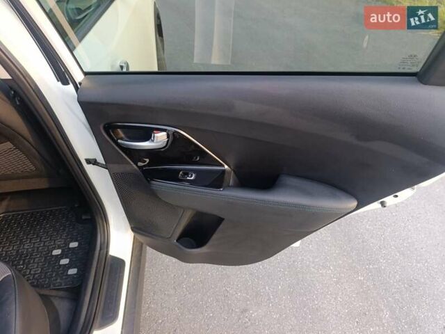 Белый Киа Niro, объемом двигателя 0 л и пробегом 127 тыс. км за 17400 $, фото 22 на Automoto.ua