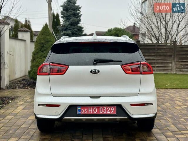 Белый Киа Niro, объемом двигателя 1.6 л и пробегом 213 тыс. км за 16500 $, фото 15 на Automoto.ua