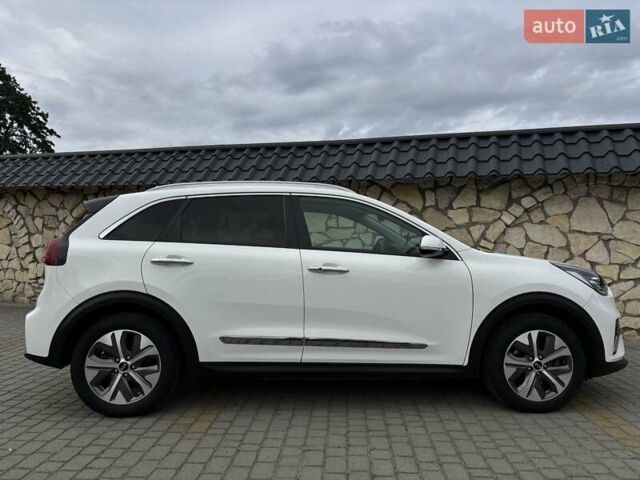 Киа Niro 2019 в Львове на Automoto.ua Белый Киа Niro, объемом двигателя 0 л и пробегом 97 тыс. км за 19000 $, фото 2 на Automoto.ua