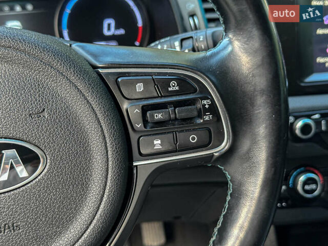 Білий Кіа Niro, об'ємом двигуна 0 л та пробігом 204 тис. км за 17800 $, фото 74 на Automoto.ua