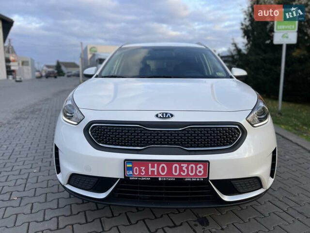 Киа Niro 2019 в Луцке на Automoto.ua Белый Киа Niro, объемом двигателя 1.58 л и пробегом 212 тыс. км за 15999 $, фото 1 на Automoto.ua