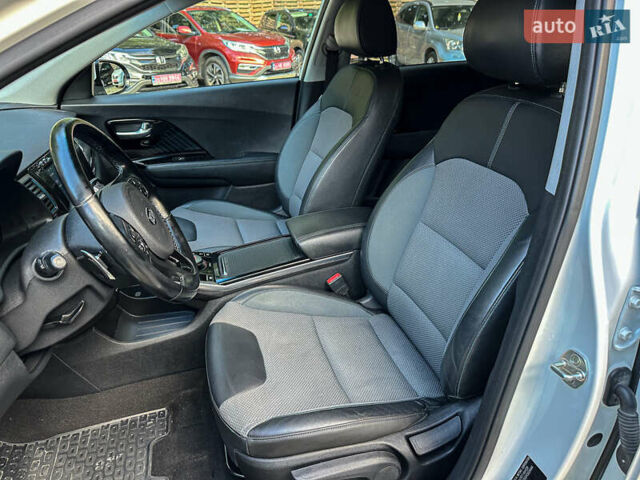 Білий Кіа Niro, об'ємом двигуна 0 л та пробігом 204 тис. км за 17800 $, фото 65 на Automoto.ua