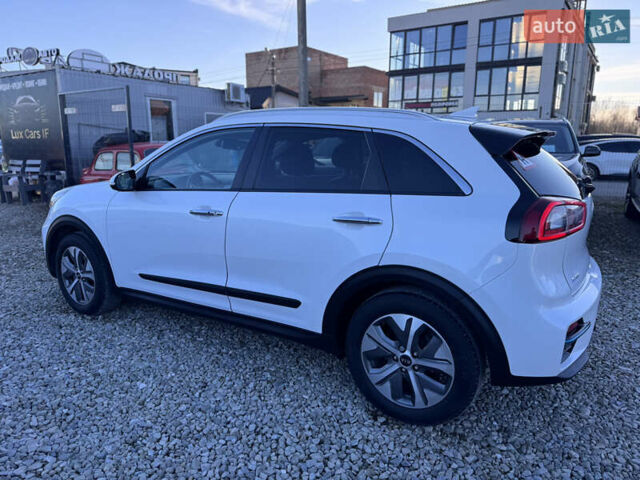 Белый Киа Niro, объемом двигателя 0 л и пробегом 210 тыс. км за 15900 $, фото 5 на Automoto.ua