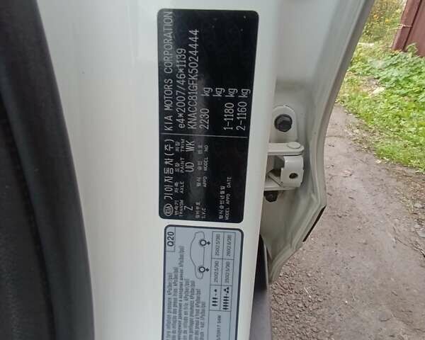 Белый Киа Niro, объемом двигателя 0 л и пробегом 127 тыс. км за 17400 $, фото 10 на Automoto.ua