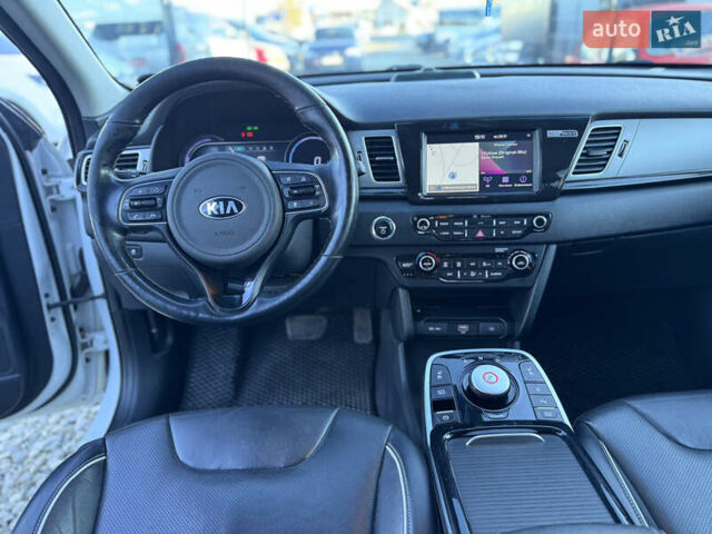 Белый Киа Niro, объемом двигателя 0 л и пробегом 210 тыс. км за 15900 $, фото 45 на Automoto.ua