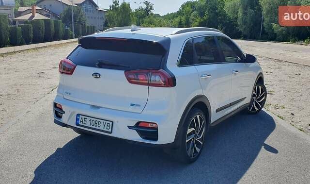 Білий Кіа Niro, об'ємом двигуна 0 л та пробігом 199 тис. км за 20000 $, фото 4 на Automoto.ua