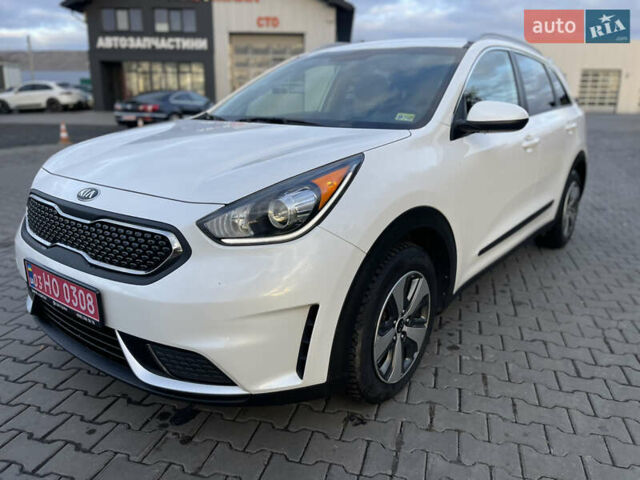 Киа Niro 2019 в Луцке на Automoto.ua Белый Киа Niro, объемом двигателя 1.58 л и пробегом 212 тыс. км за 15999 $, фото 12 на Automoto.ua