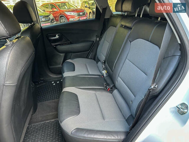 Білий Кіа Niro, об'ємом двигуна 0 л та пробігом 204 тис. км за 17800 $, фото 85 на Automoto.ua