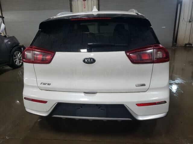 Белый Киа Niro, объемом двигателя 1.6 л и пробегом 159 тыс. км за 11900 $, фото 4 на Automoto.ua