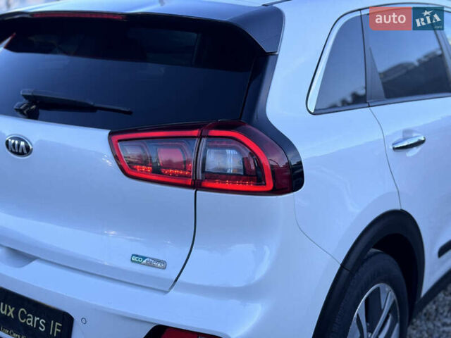 Белый Киа Niro, объемом двигателя 0 л и пробегом 210 тыс. км за 15900 $, фото 13 на Automoto.ua
