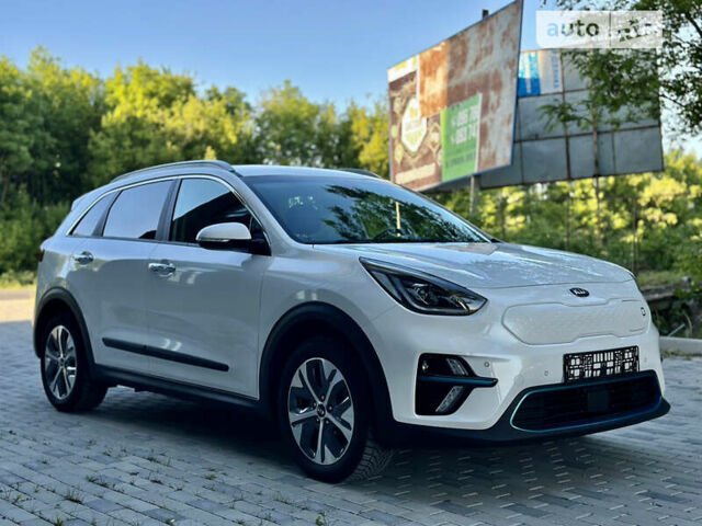 Білий Кіа Niro, об'ємом двигуна 0 л та пробігом 155 тис. км за 19000 $, фото 1 на Automoto.ua