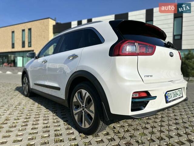 Білий Кіа Niro, об'ємом двигуна 0 л та пробігом 157 тис. км за 16900 $, фото 13 на Automoto.ua
