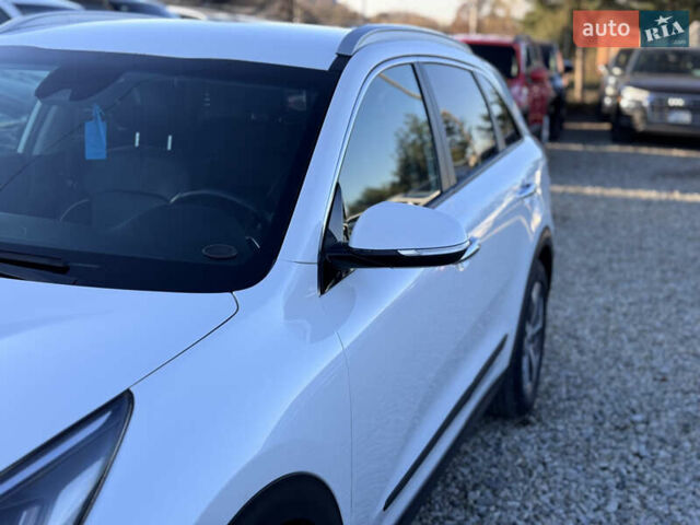 Белый Киа Niro, объемом двигателя 0 л и пробегом 210 тыс. км за 15900 $, фото 24 на Automoto.ua