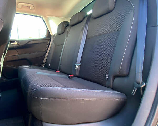 Белый Киа Niro, объемом двигателя 0 л и пробегом 70 тыс. км за 18850 $, фото 20 на Automoto.ua