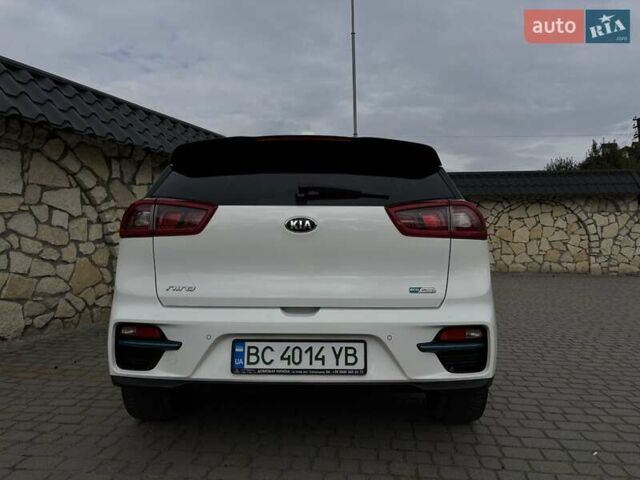 Белый Киа Niro, объемом двигателя 0 л и пробегом 100 тыс. км за 18999 $, фото 4 на Automoto.ua