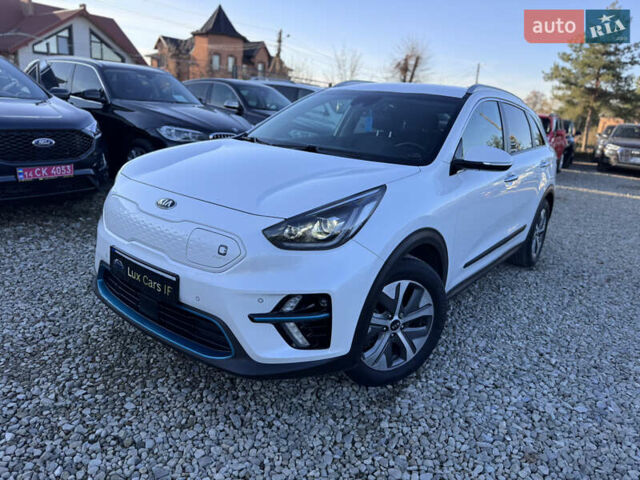 Белый Киа Niro, объемом двигателя 0 л и пробегом 210 тыс. км за 15900 $, фото 2 на Automoto.ua