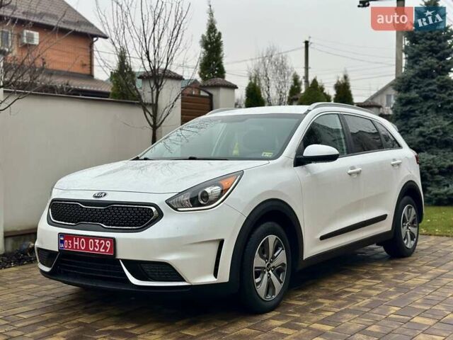 Белый Киа Niro, объемом двигателя 1.6 л и пробегом 213 тыс. км за 16500 $, фото 1 на Automoto.ua