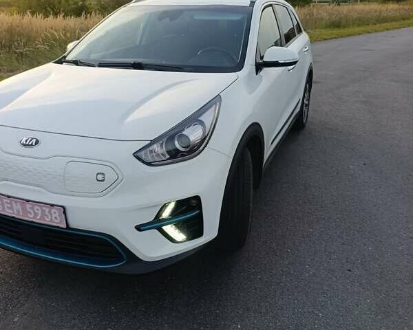 Киа Niro 2019 в Радивилове на Automoto.ua Белый Киа Niro, объемом двигателя 0 л и пробегом 126 тыс. км за 17800 $, фото 4 на Automoto.ua
