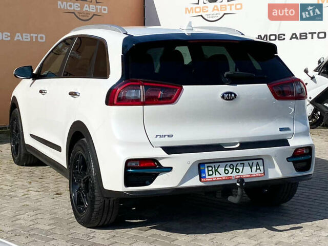 Белый Киа Niro, объемом двигателя 0 л и пробегом 70 тыс. км за 18850 $, фото 9 на Automoto.ua