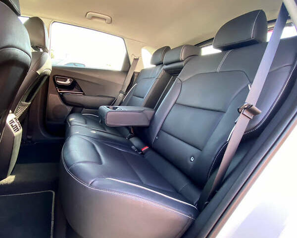 Белый Киа Niro, объемом двигателя 0 л и пробегом 70 тыс. км за 18850 $, фото 27 на Automoto.ua