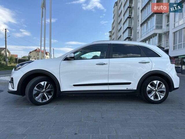 Белый Киа Niro, объемом двигателя 0 л и пробегом 145 тыс. км за 19700 $, фото 7 на Automoto.ua