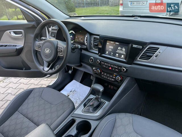 Киа Niro 2019 в Луцке на Automoto.ua Белый Киа Niro, объемом двигателя 1.58 л и пробегом 212 тыс. км за 15999 $, фото 20 на Automoto.ua