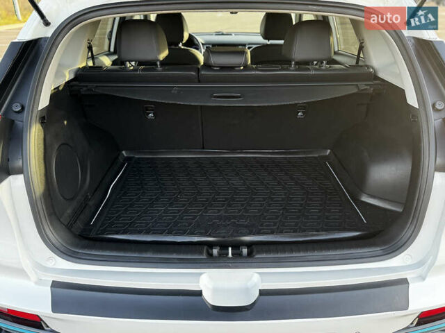 Білий Кіа Niro, об'ємом двигуна 0 л та пробігом 74 тис. км за 18700 $, фото 30 на Automoto.ua