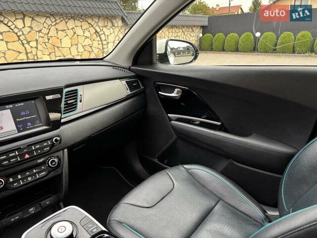 Белый Киа Niro, объемом двигателя 0 л и пробегом 100 тыс. км за 18999 $, фото 50 на Automoto.ua