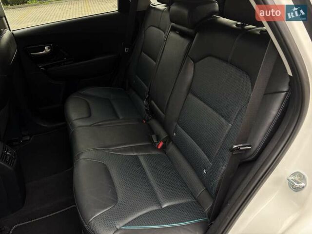 Белый Киа Niro, объемом двигателя 0 л и пробегом 100 тыс. км за 18999 $, фото 65 на Automoto.ua