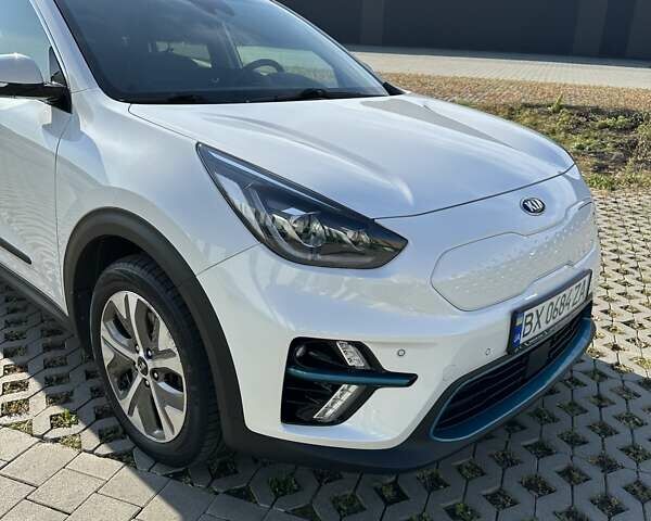 Білий Кіа Niro, об'ємом двигуна 0 л та пробігом 157 тис. км за 16900 $, фото 6 на Automoto.ua