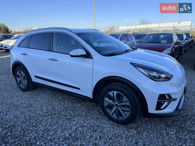 Белый Киа Niro, объемом двигателя 0 л и пробегом 210 тыс. км за 15900 $, фото 18 на Automoto.ua