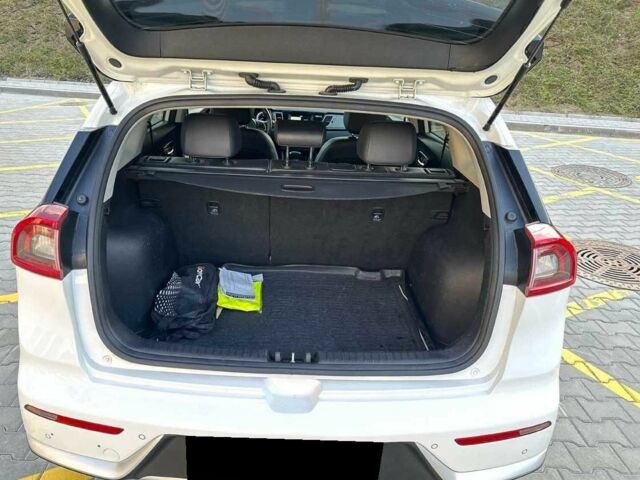 Белый Киа Niro, объемом двигателя 0 л и пробегом 91 тыс. км за 11300 $, фото 8 на Automoto.ua