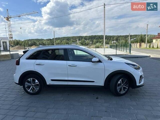 Белый Киа Niro, объемом двигателя 0 л и пробегом 145 тыс. км за 19700 $, фото 15 на Automoto.ua