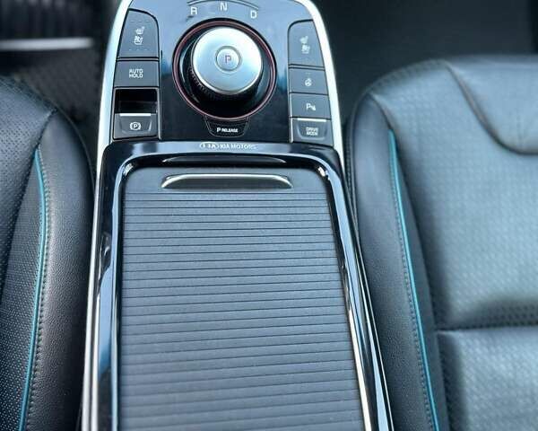 Белый Киа Niro, объемом двигателя 0 л и пробегом 145 тыс. км за 19700 $, фото 37 на Automoto.ua
